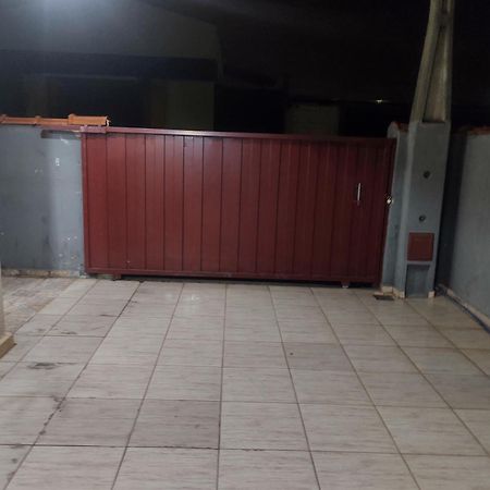 הולמברה Quarto Confortavel Com Garagem מראה חיצוני תמונה